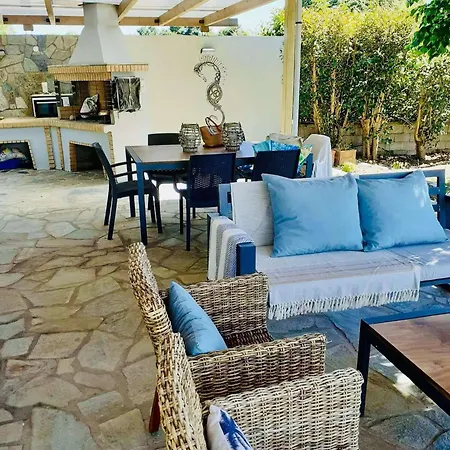 The Oaks Outdoor Living *